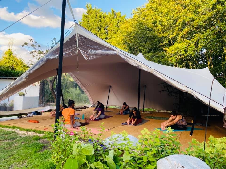 Pop-up Yoga tent